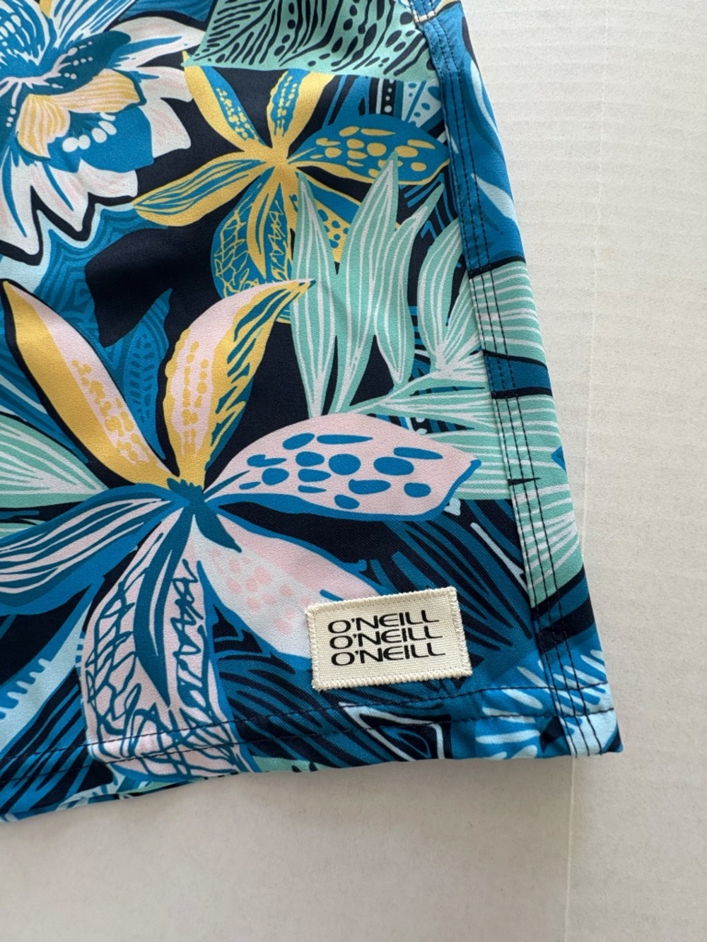 O'Neil Cruzers Boardshorts - Size 36. - Picture 3 of 13